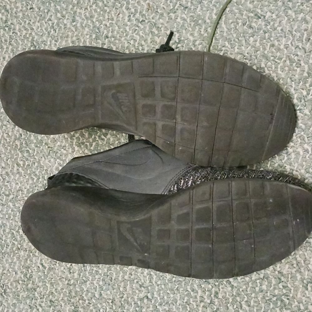 Shoes - Picture 2 of 3